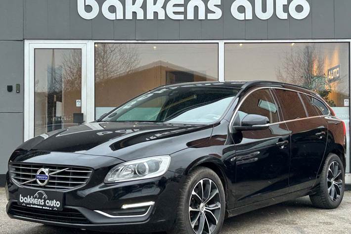 Sort Volvo V60 fra 2016 set udefra