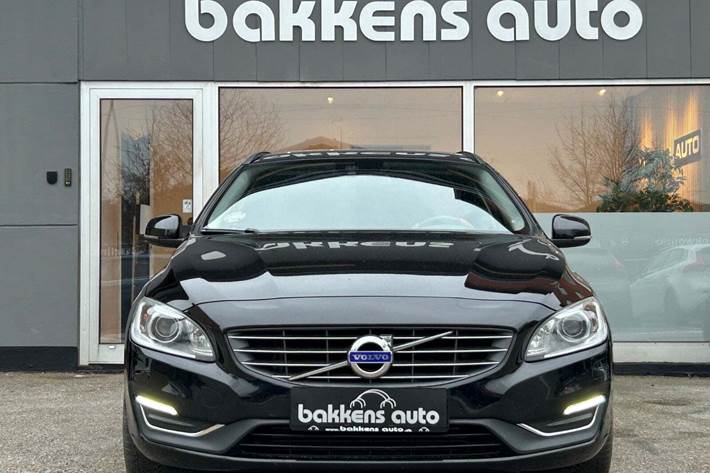Sort Volvo V60 fra 2016