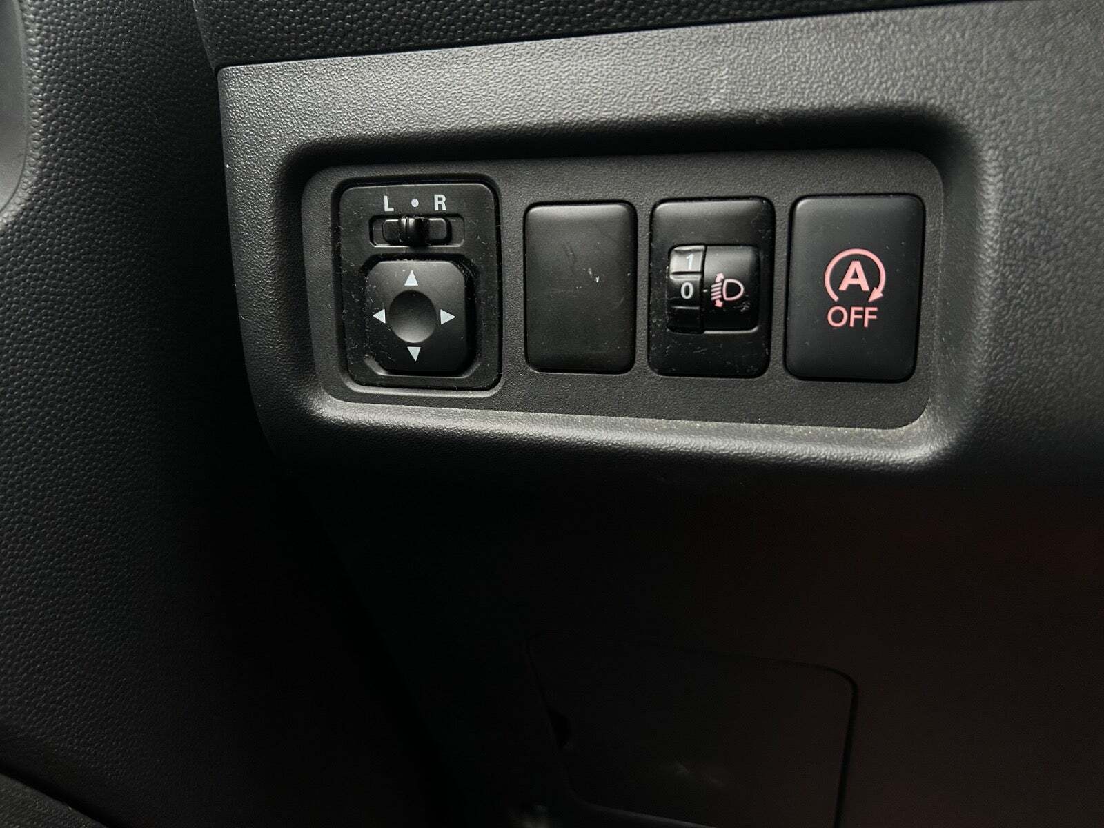 Sort Mitsubishi Space Star fra 2016