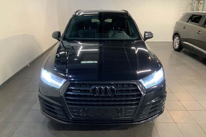 Sort Audi Q7 fra 2018