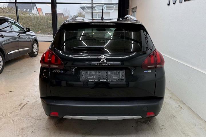 Sort Peugeot 2008 fra 2017