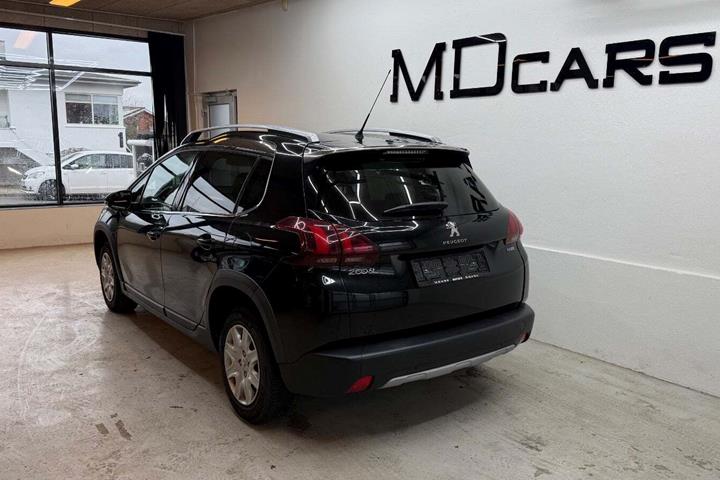 Sort Peugeot 2008 fra 2017