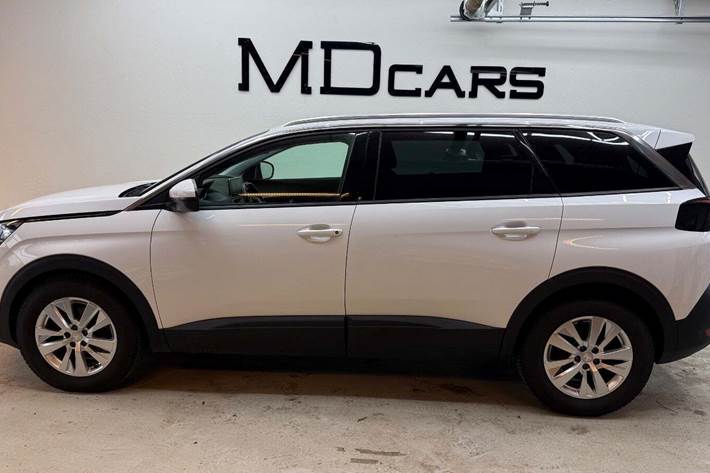 Hvid Peugeot 5008 fra 2018