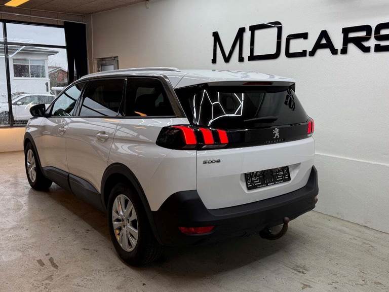 Peugeot 5008 1,2 e-THP 130 Allure 7prs