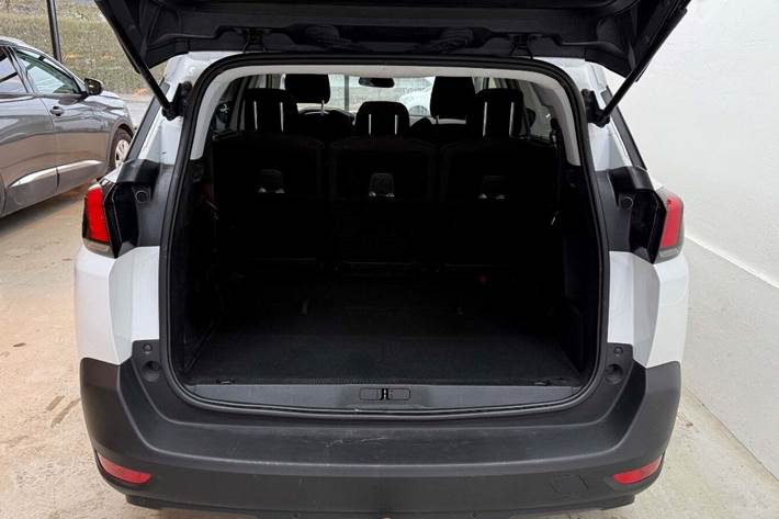 Hvid Peugeot 5008 fra 2018