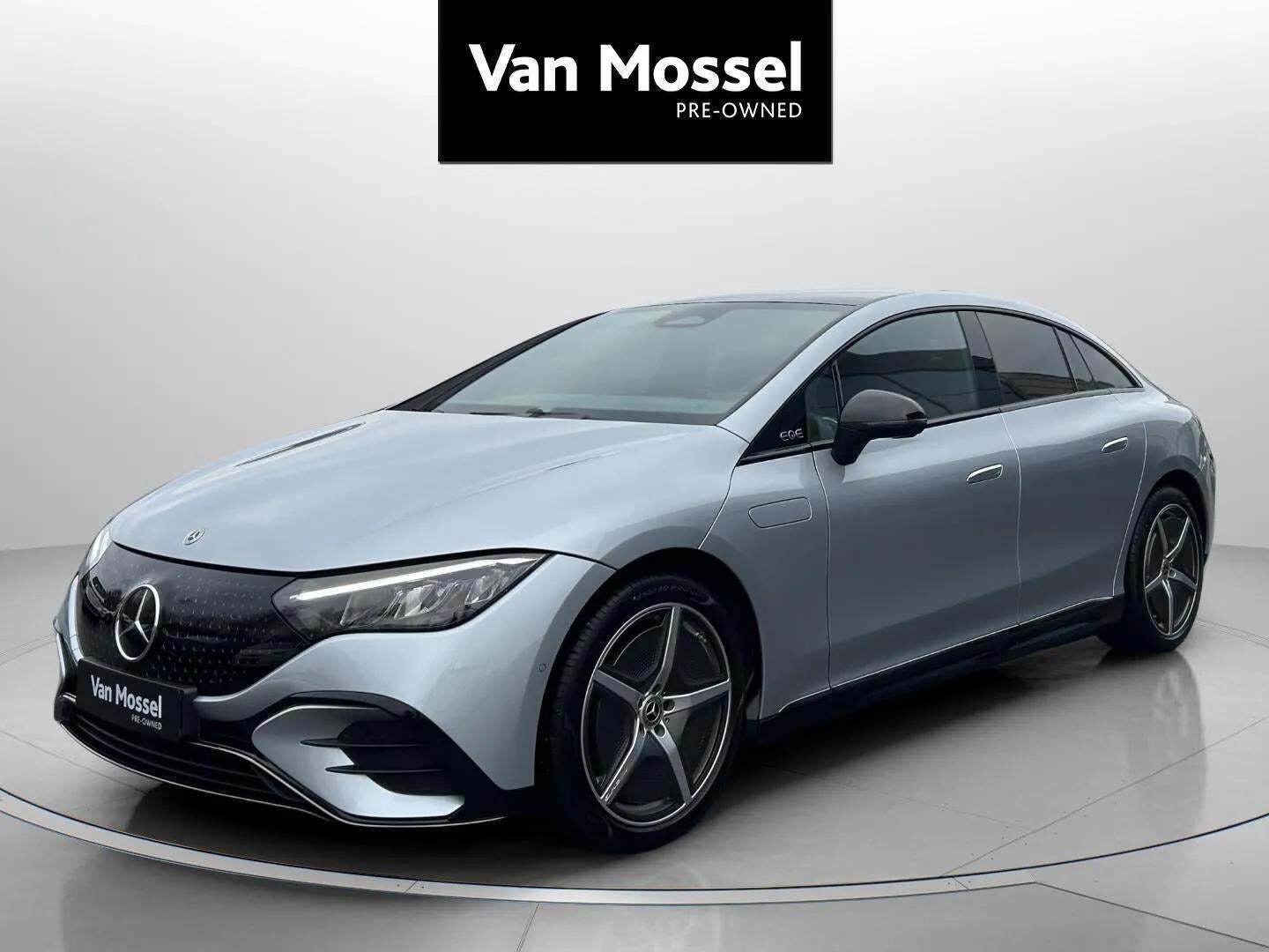 Sølv Mercedes EQE350+ fra 2025