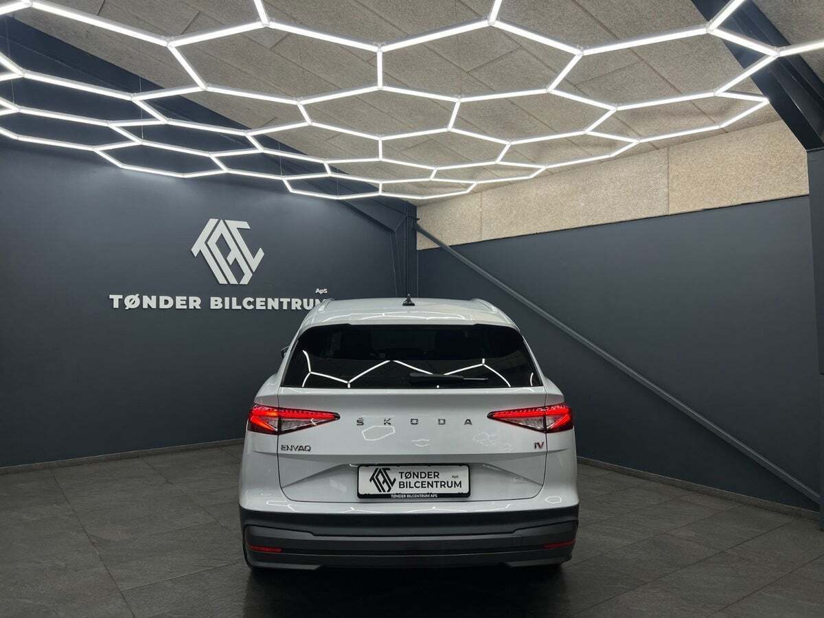 Hvid Skoda Enyaq fra 2021