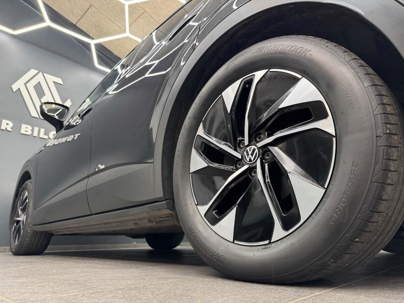 Grå VW ID.4 fra 2022