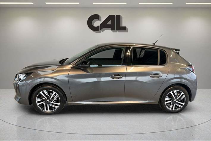 Grå Peugeot 208 fra 2023