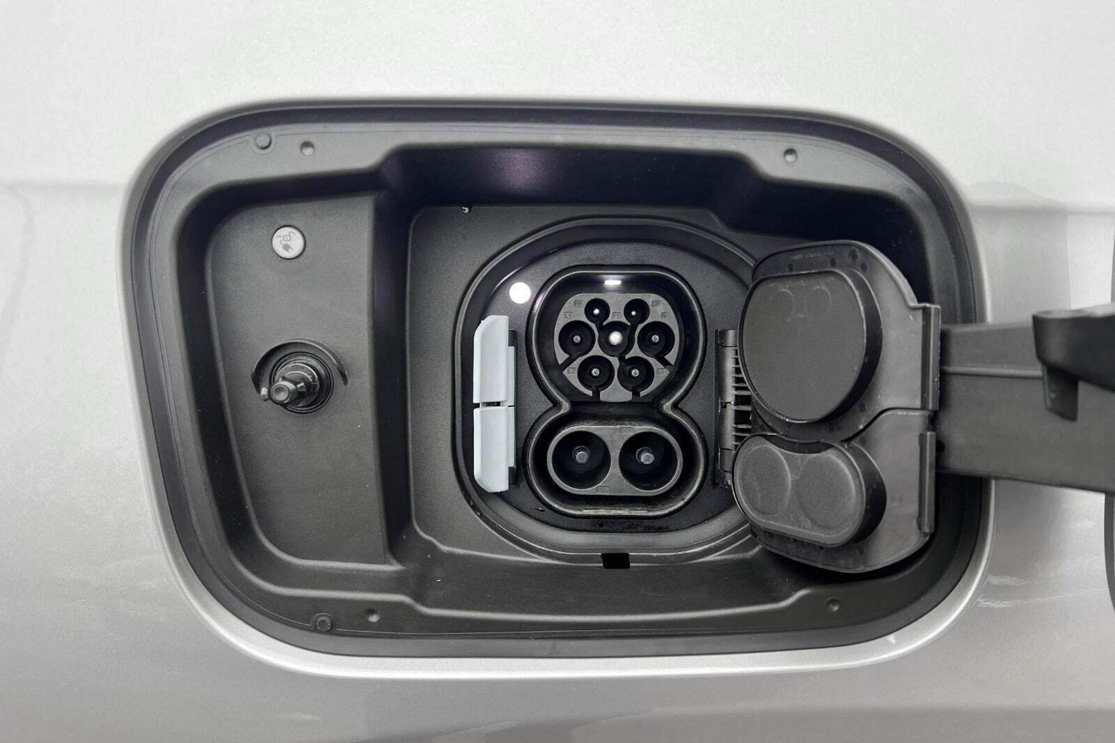 Sølv BMW iX1 fra 2025