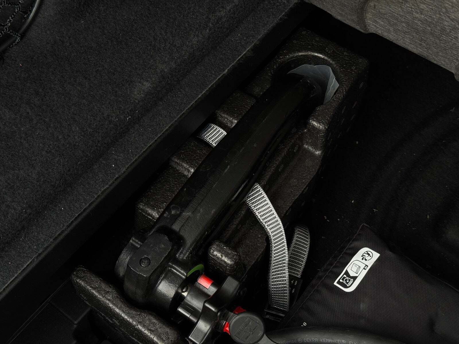 Grå Audi Q8 e-tron fra 2024