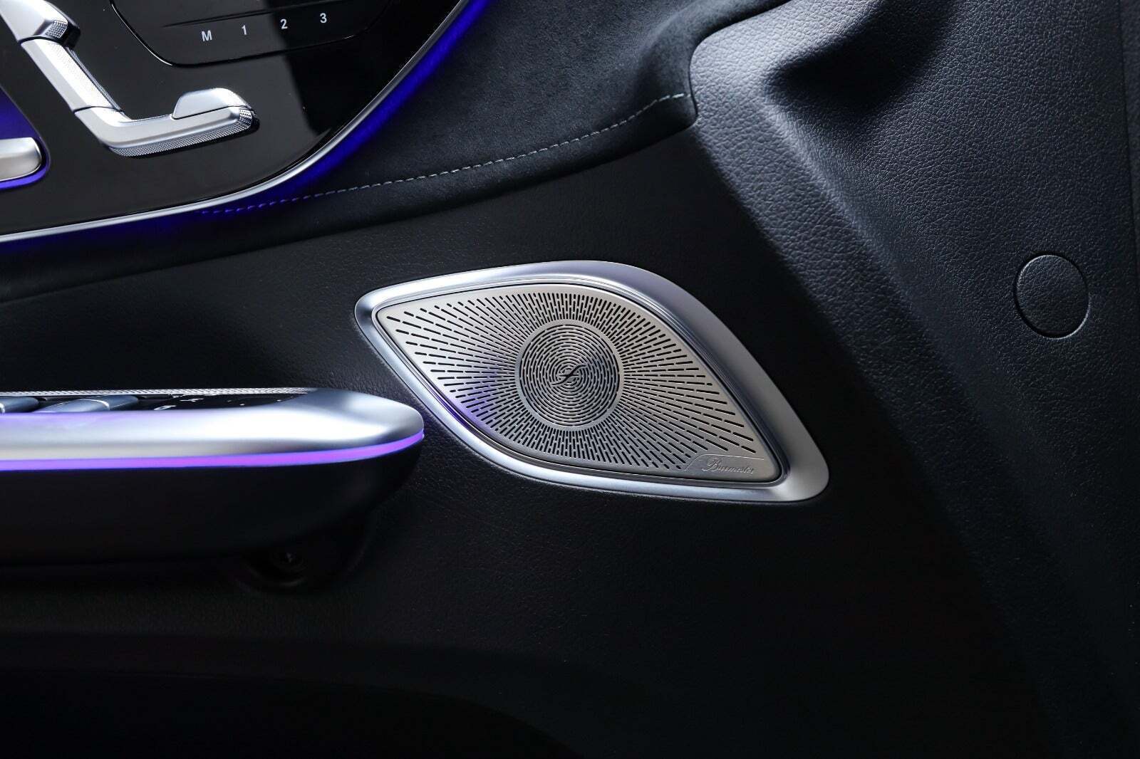 Grøn Mercedes EQE350 SUV fra 2025