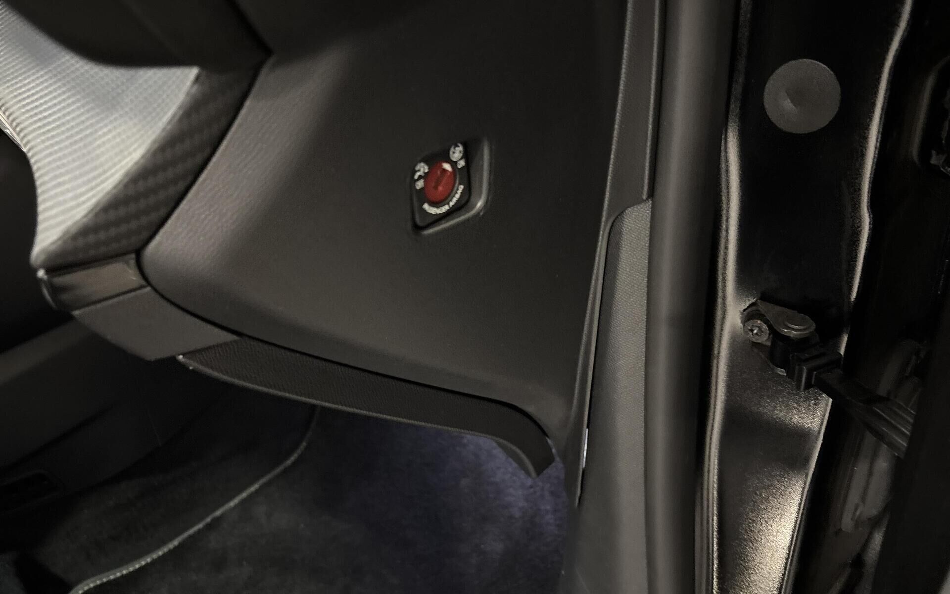 Sort Peugeot e-208 fra 2020