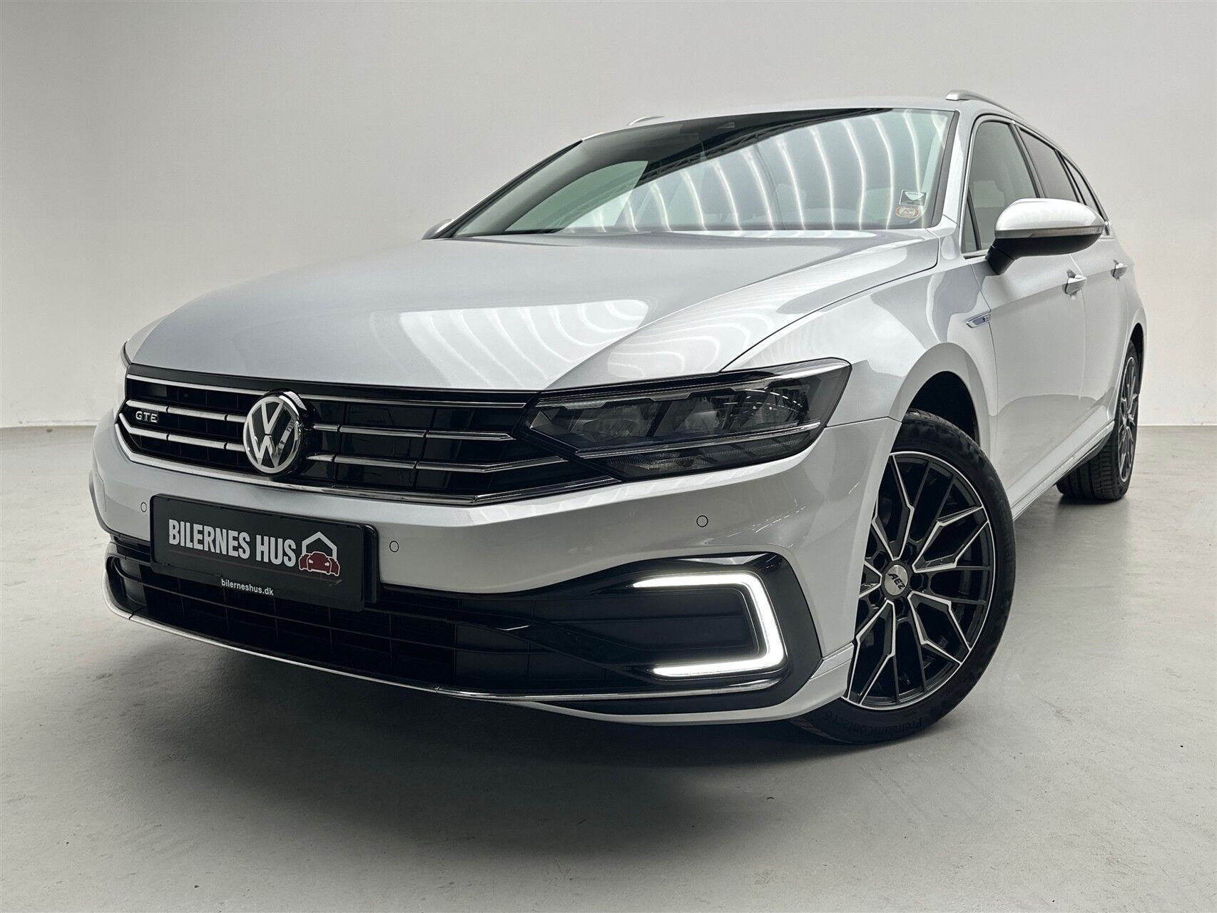 Sølv VW Passat fra 2020