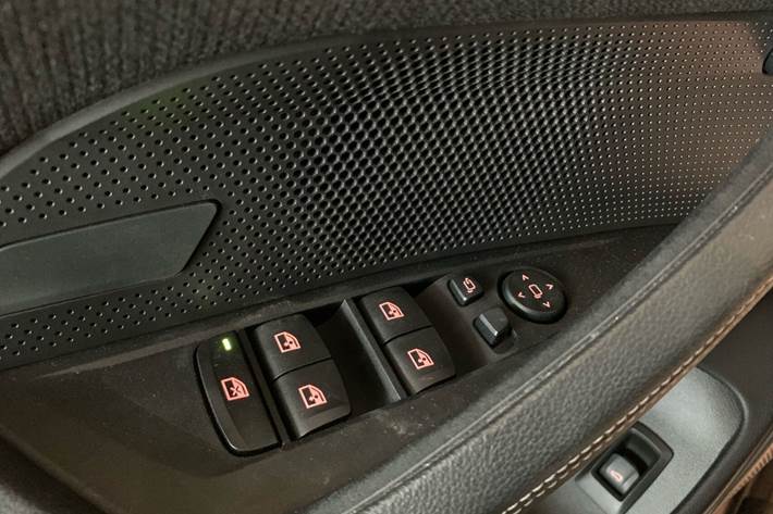 Blå BMW i4 fra 2023