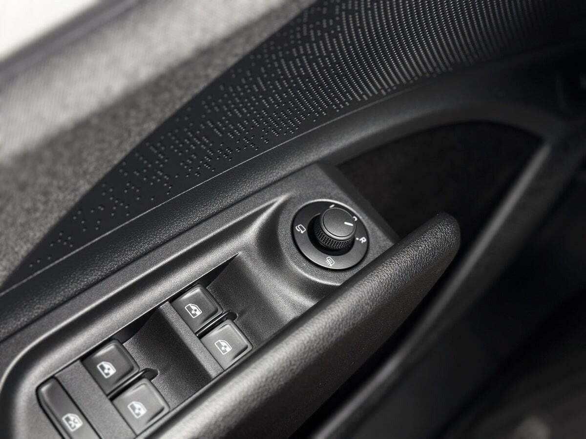 Hvid Skoda Enyaq fra 2021