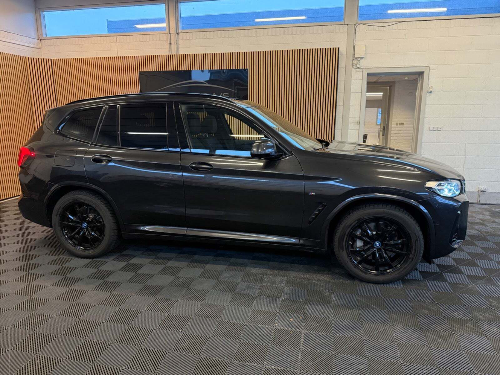 BMW iX3 Charged Plus M-Sport