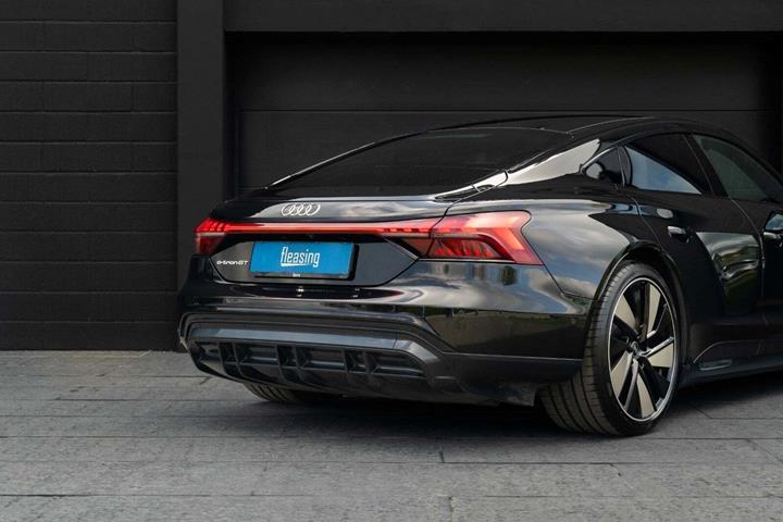 Sort Audi e-tron GT fra 2022