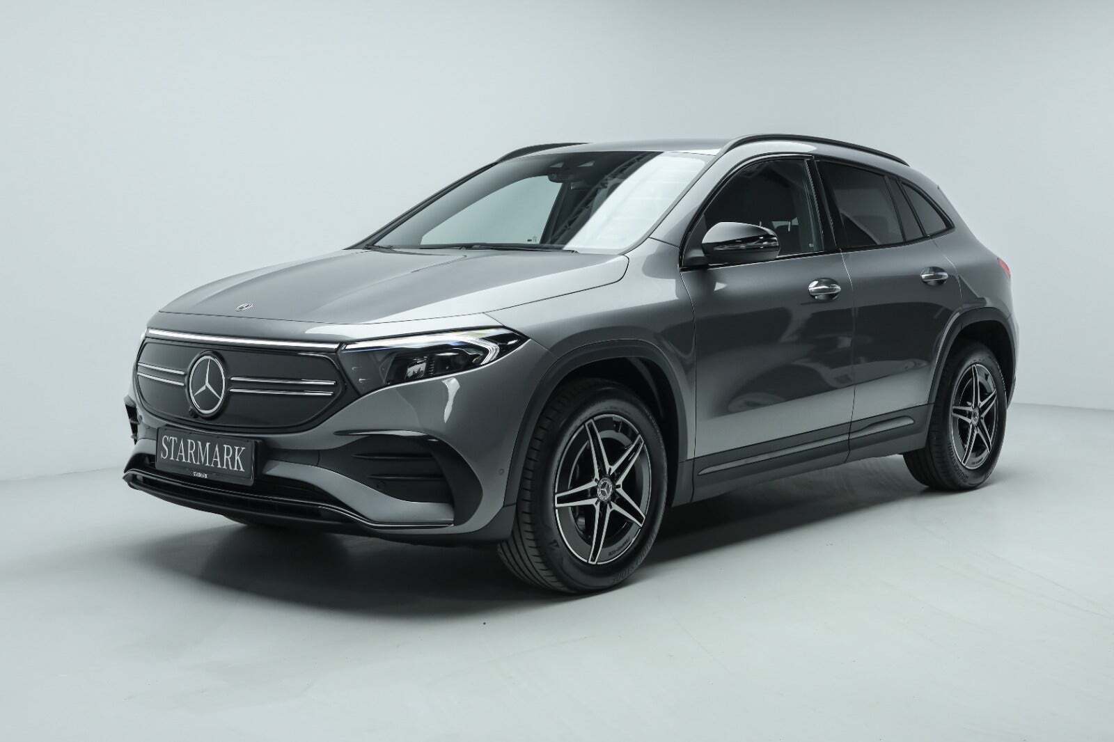 Grå Mercedes EQA250+ fra 2023
