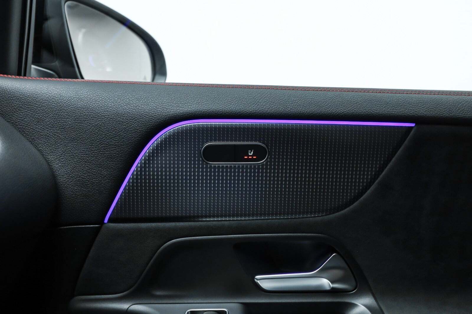 Grå Mercedes EQA250+ fra 2023