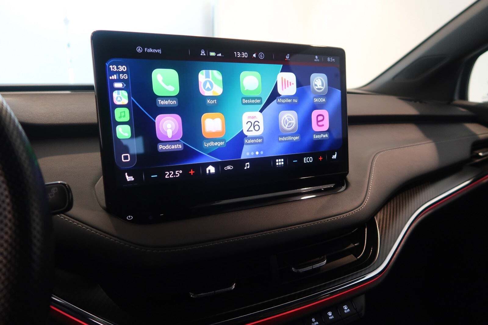 Grå Skoda Enyaq fra 2023