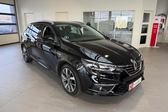 Sort Renault Megane IV fra 2017 set udefra