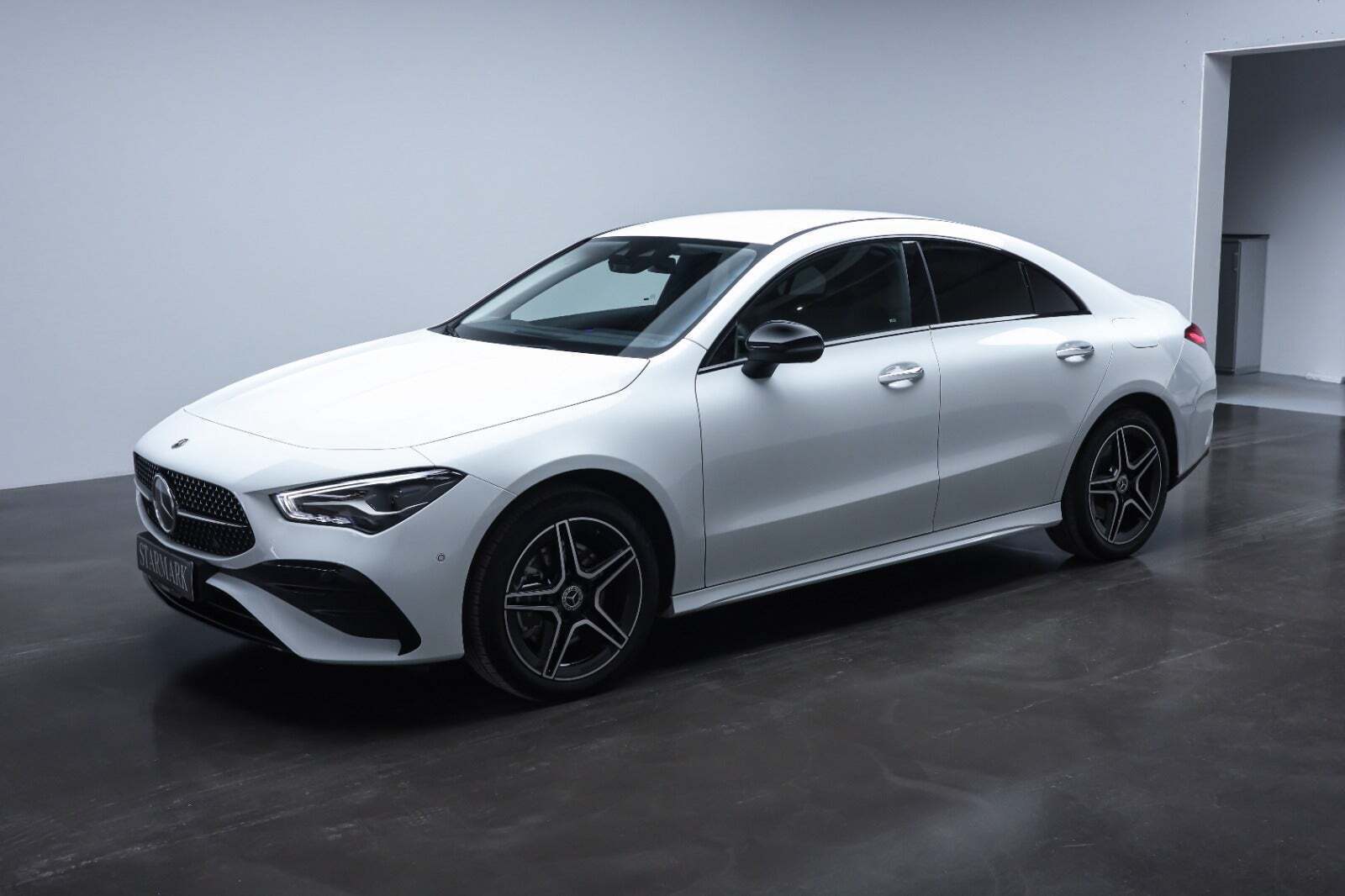 Hvid Mercedes CLA250 e fra 2024