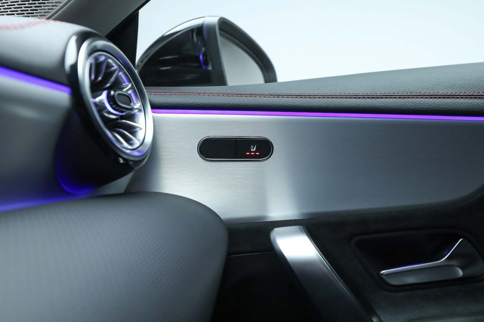 Hvid Mercedes CLA250 e fra 2024