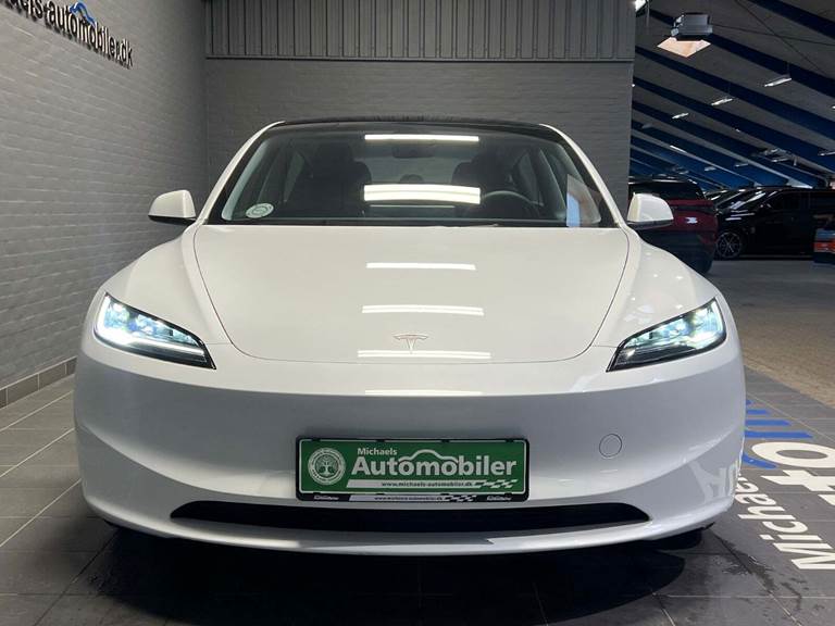 Tesla Model 3 Long Range AWD