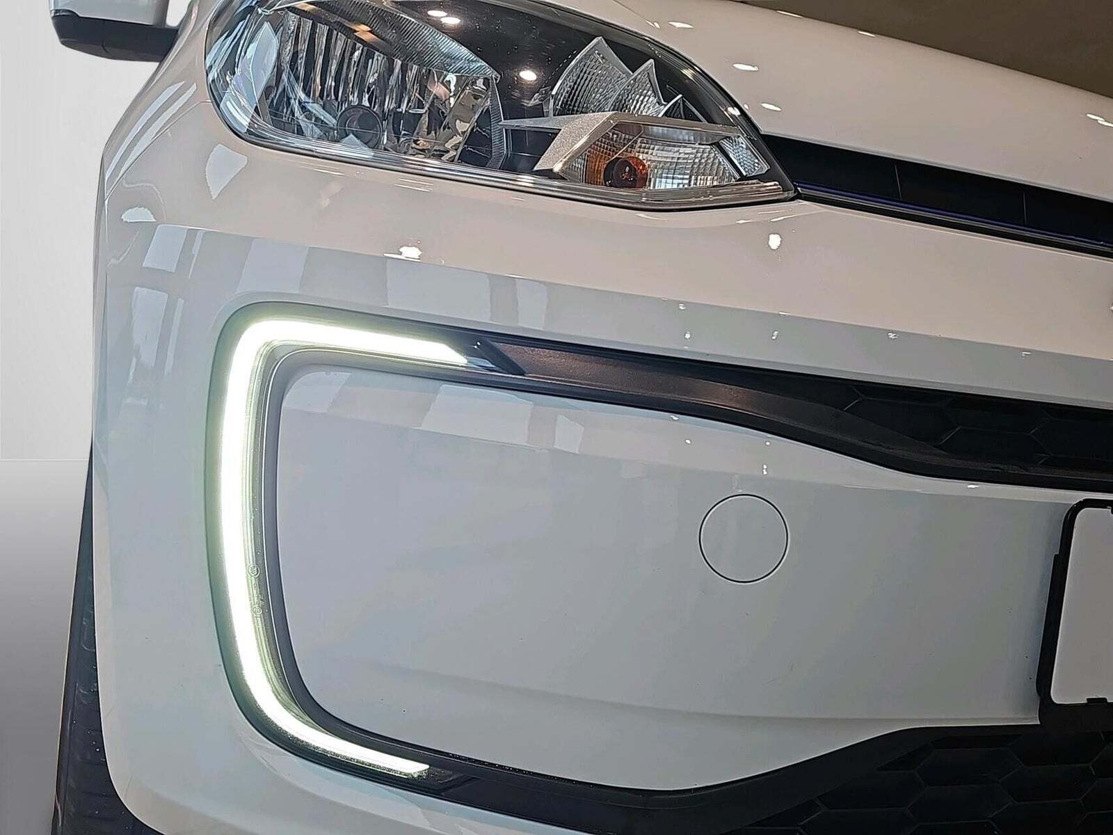 Hvid VW E-UP! fra 2021