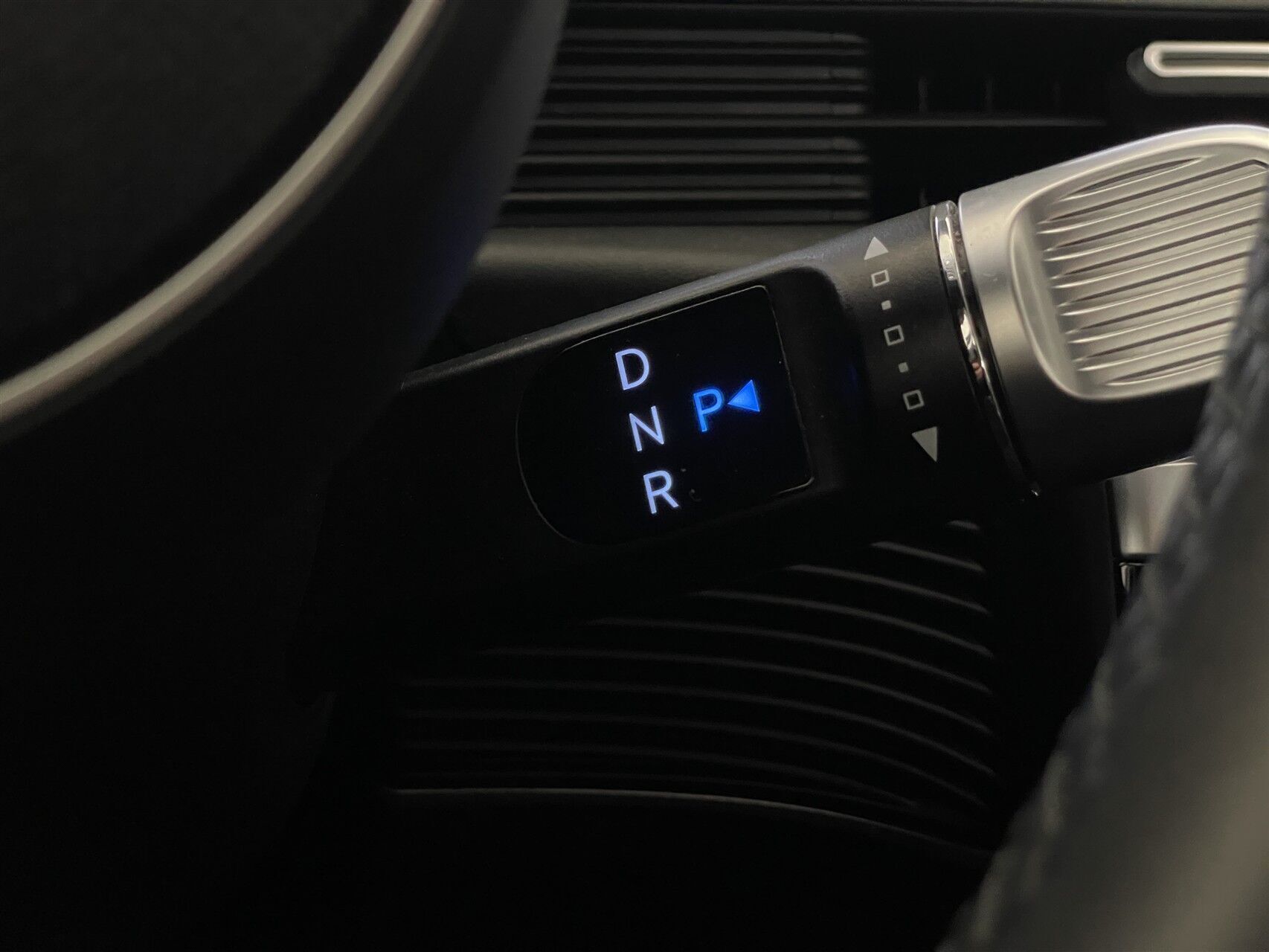 Blå Hyundai Ioniq 5 fra 2023