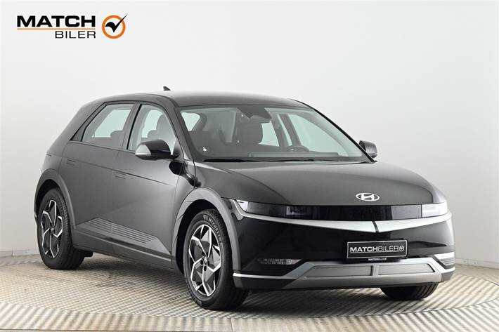 Sort Hyundai Ioniq 5 fra 2023 set udefra