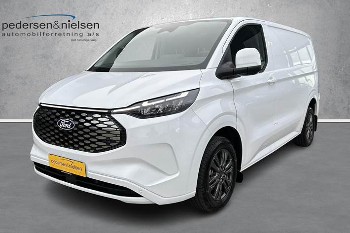 Hvid Ford E-Transit Custom fra 2025 set udefra