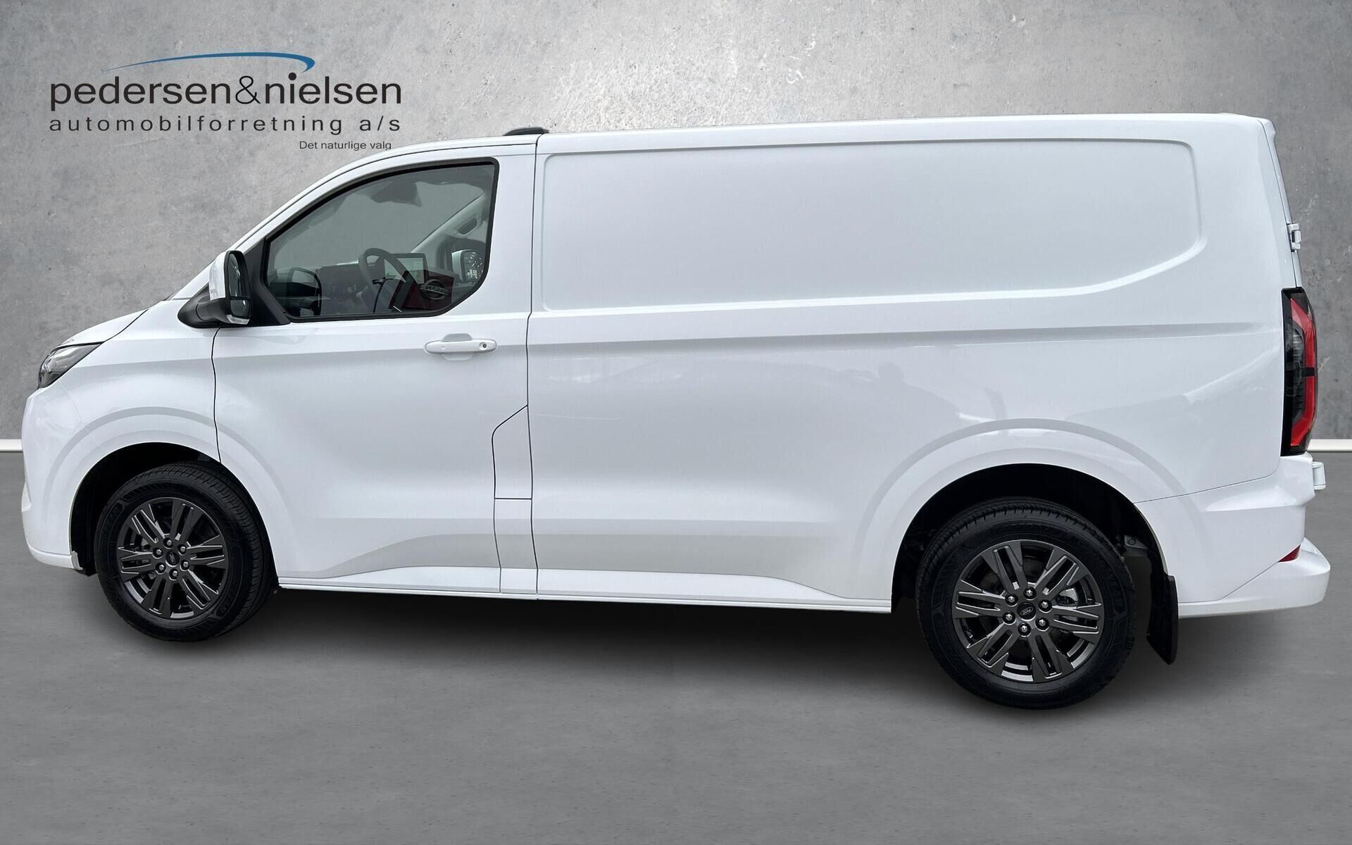 Ford E-Transit Custom 320 L1H1 EL Limited 218HK Van Aut.