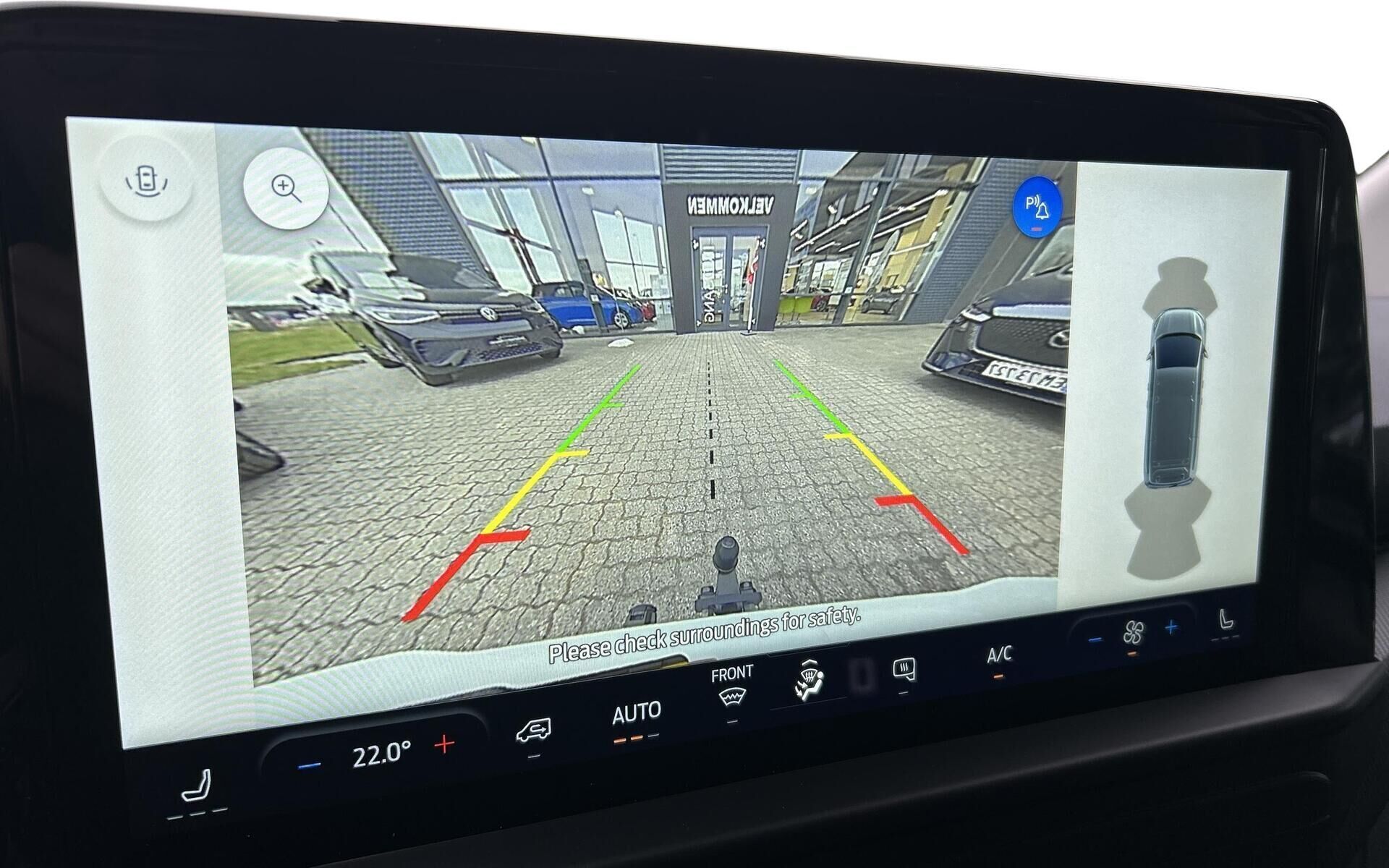 Hvid Ford E-Transit Custom fra 2025