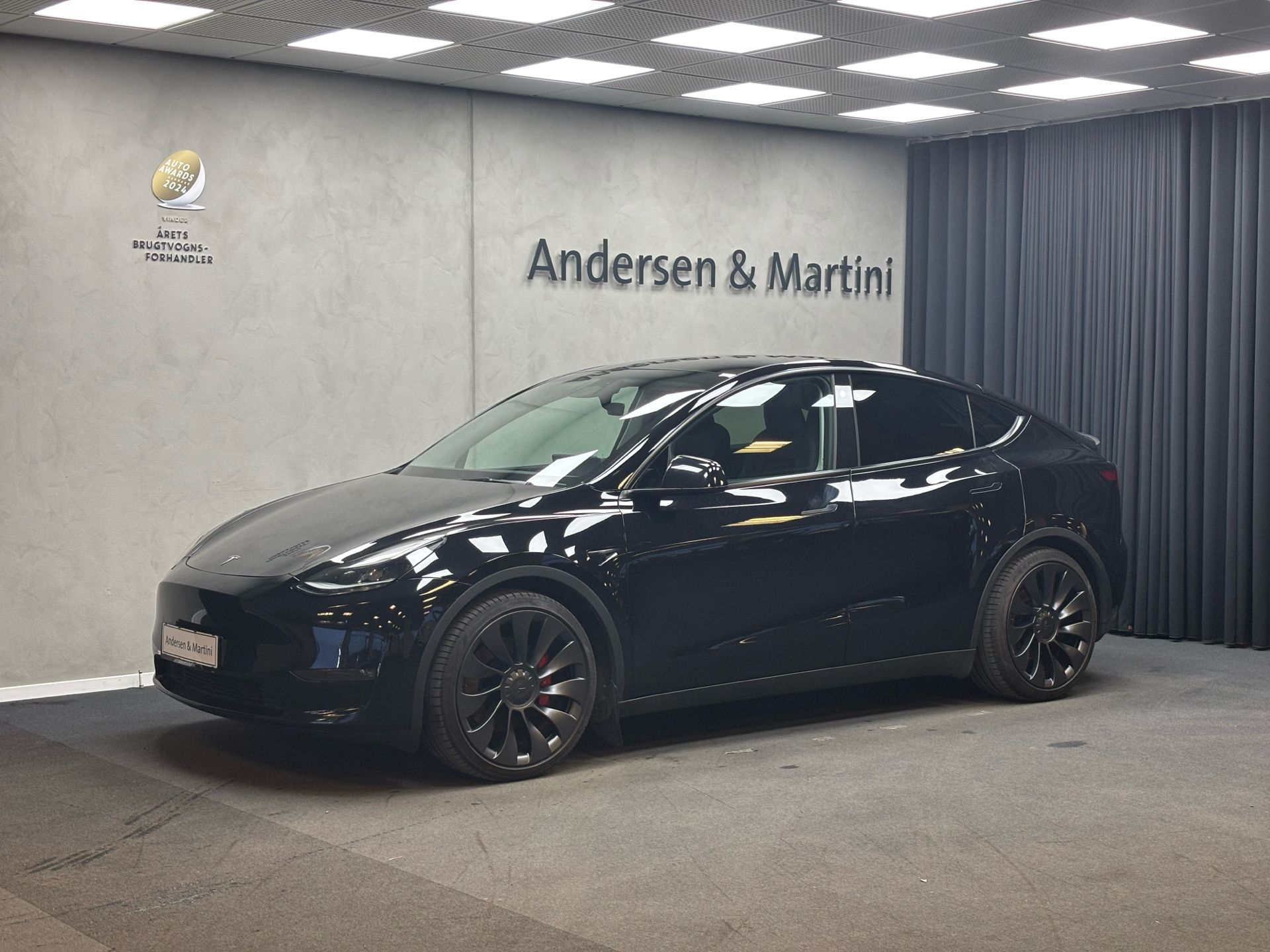 Tesla Model Y EL Performance AWD 534HK 5d Aut.