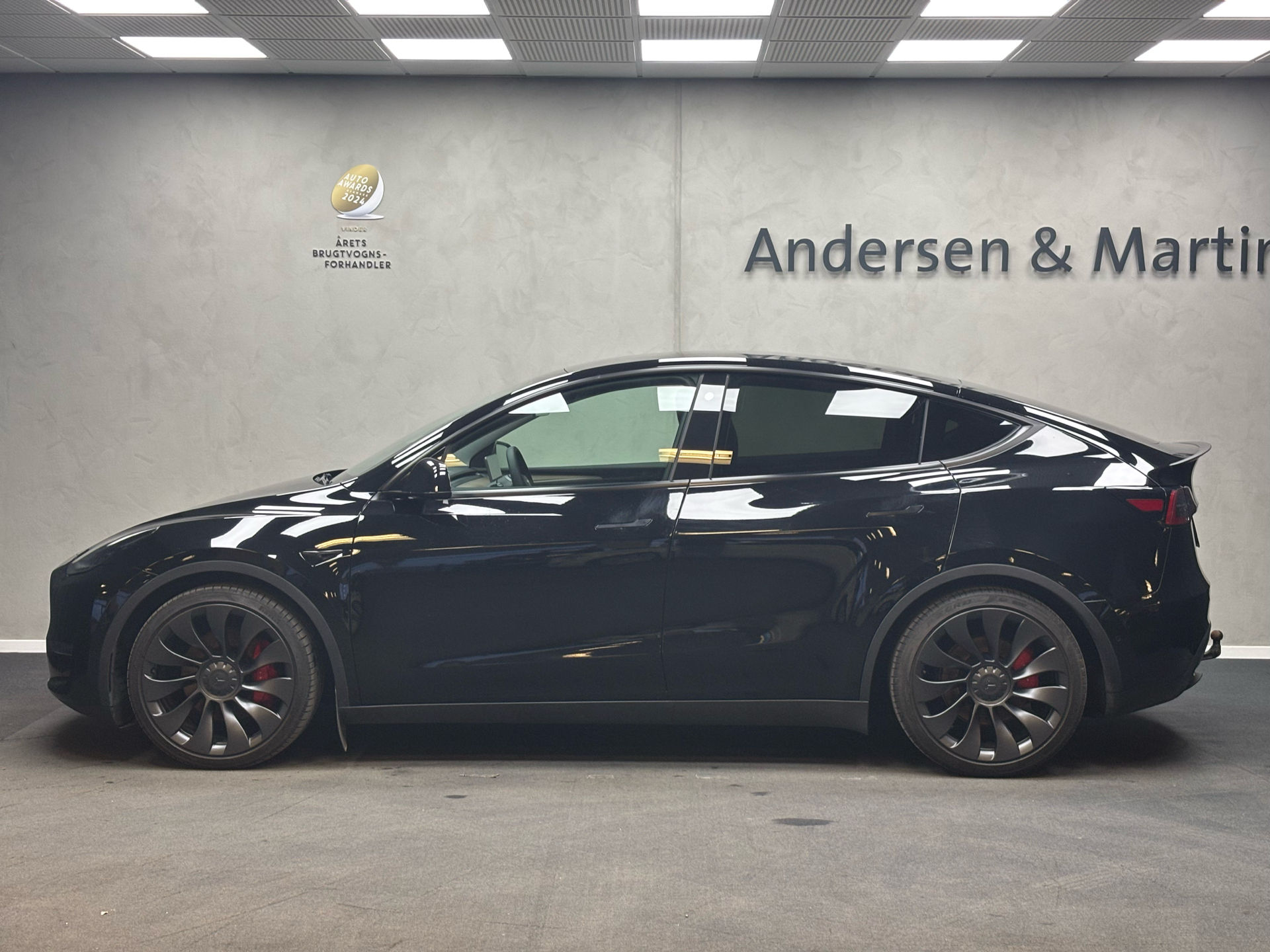 Tesla Model Y EL Performance AWD 534HK 5d Aut.