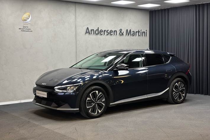Blå Kia EV6 fra 2021 set udefra