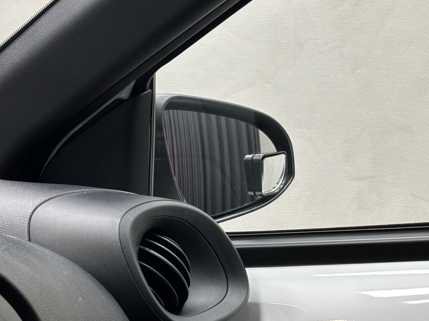 Hvid Toyota Aygo X fra 2024