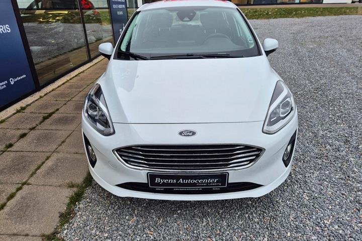 Hvid Ford Fiesta fra 2021