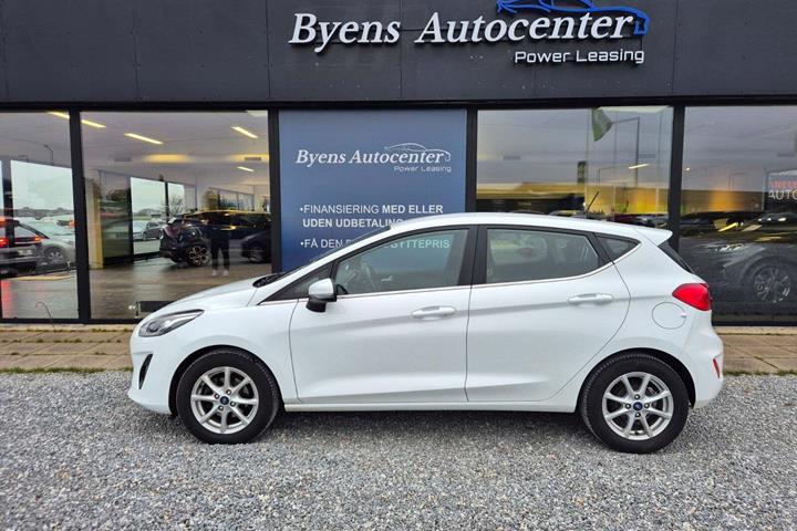 Hvid Ford Fiesta fra 2021