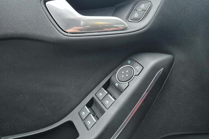Hvid Ford Fiesta fra 2021