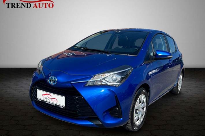 Blå Toyota Yaris fra 2019 set udefra
