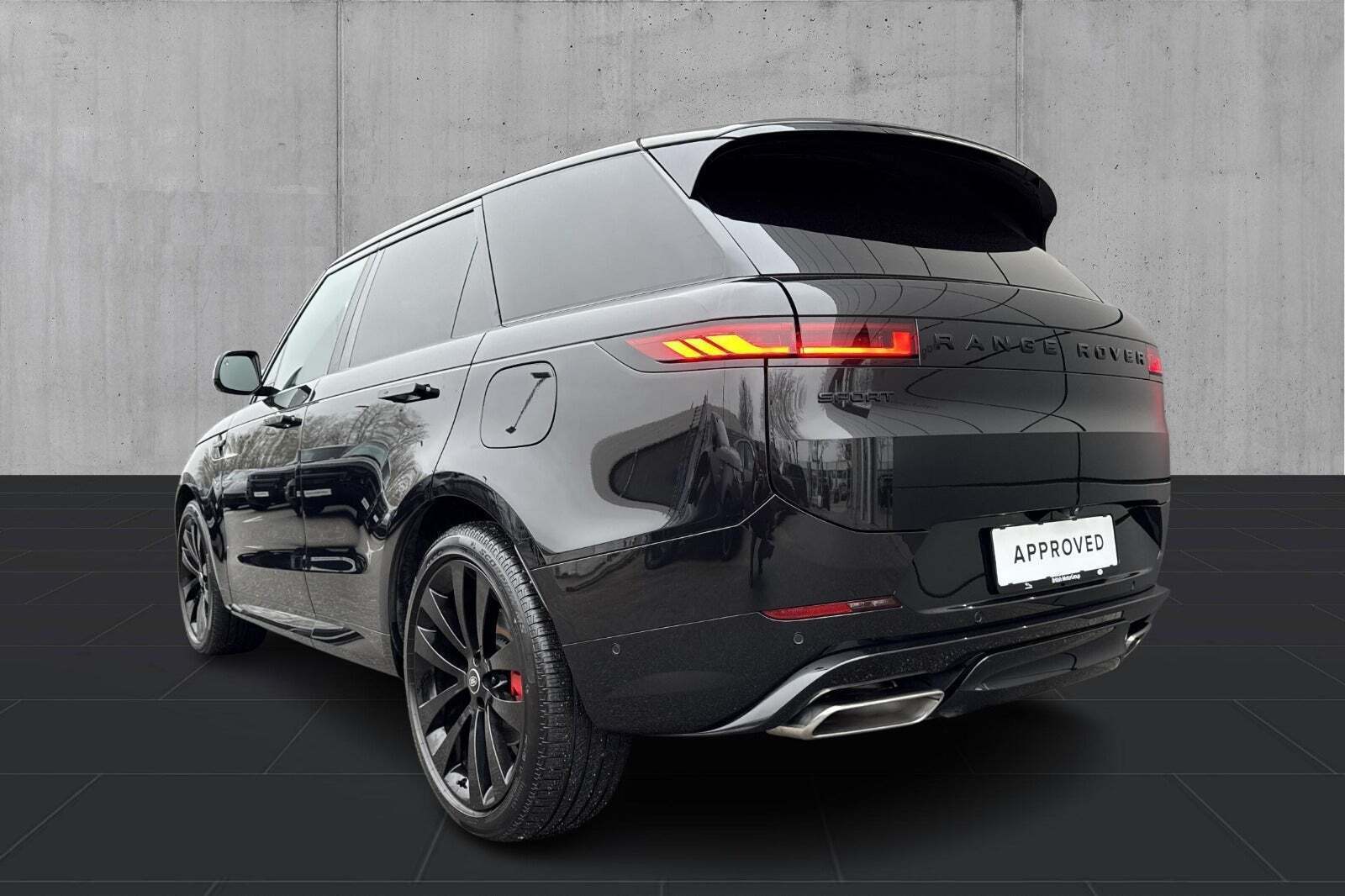 Sort Land Rover Range Rover sport fra 2025