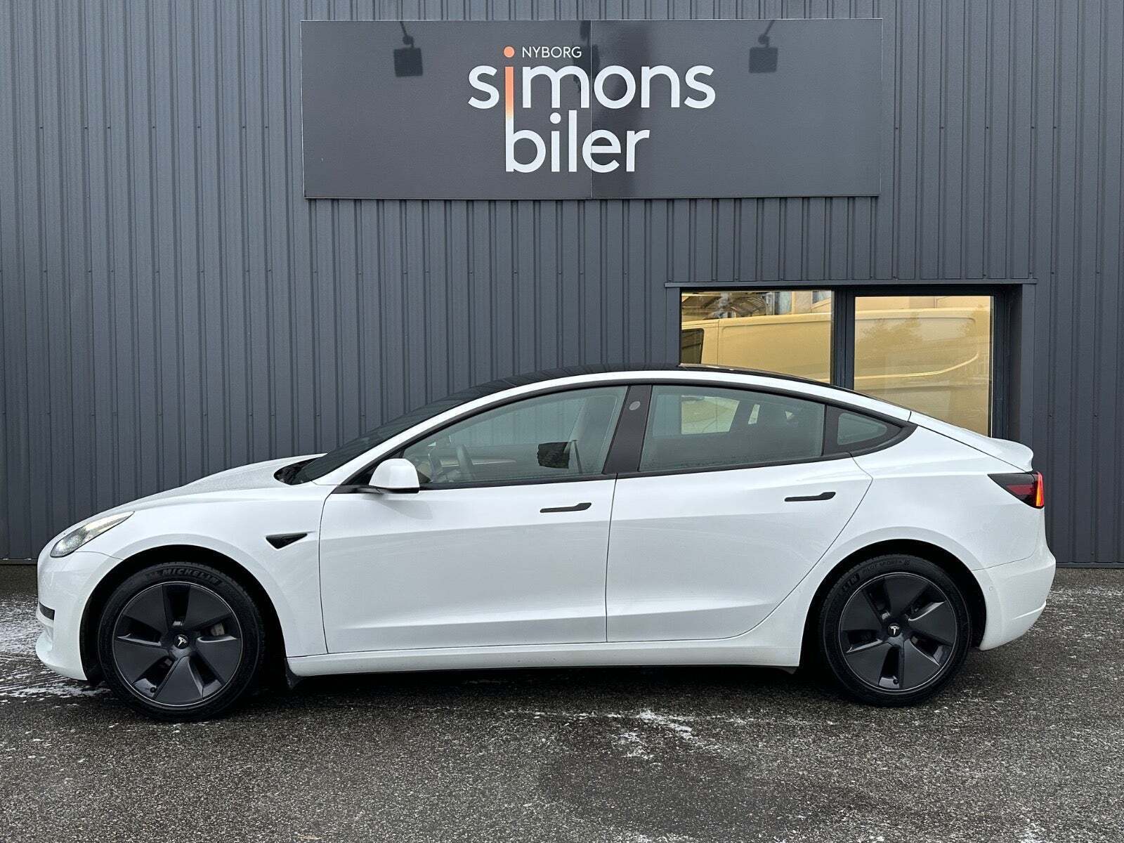 Tesla Model 3 Standard Range+ RWD