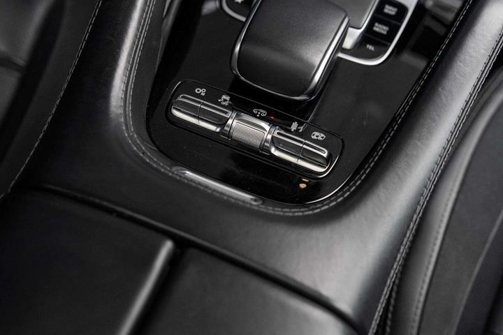 Sort Mercedes GLE53 fra 2021