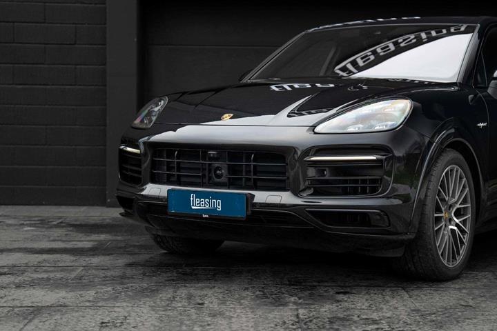 Sort Porsche Cayenne fra 2021