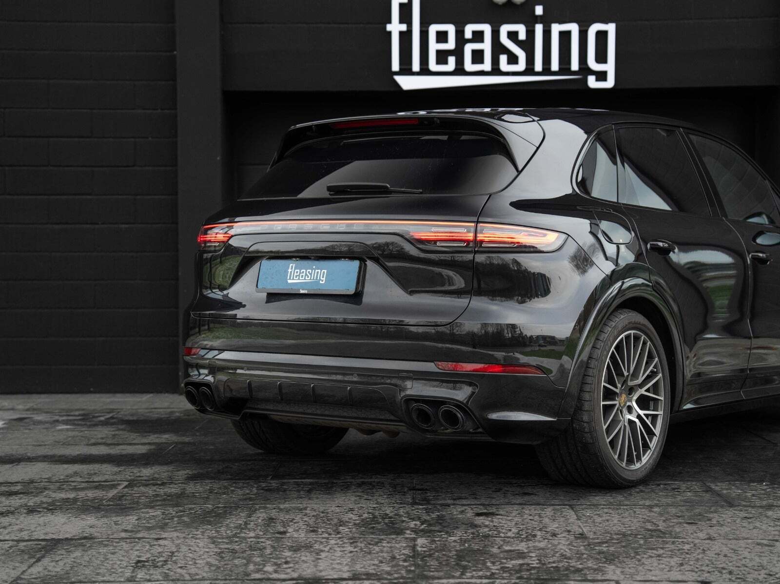 Sort Porsche Cayenne fra 2021