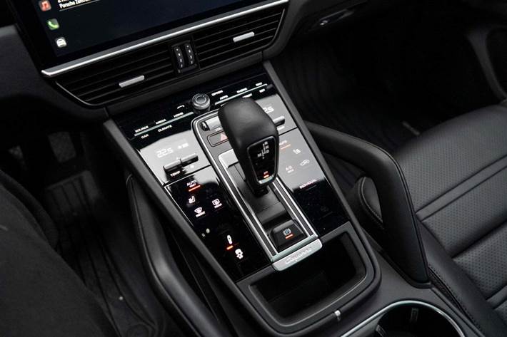 Sort Porsche Cayenne fra 2021