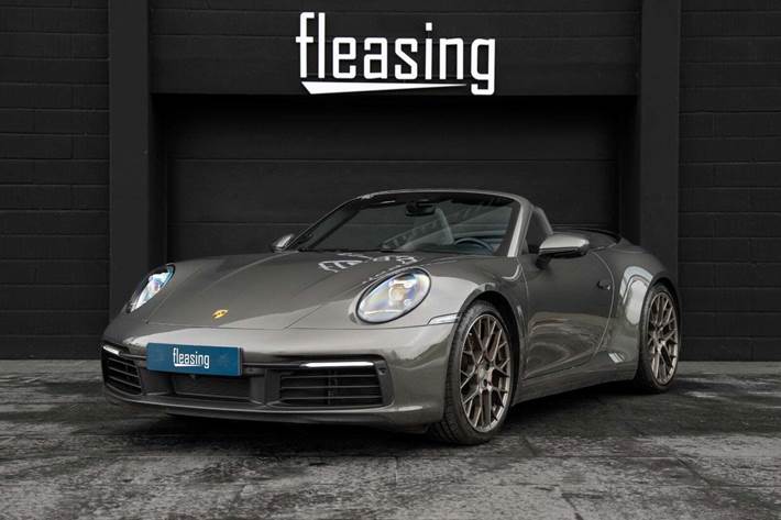 Grå Porsche 911 Carrera 4S fra 2019 set udefra